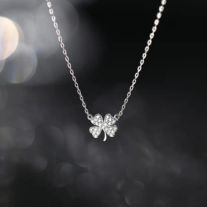 Elegant and Simple Iron Lucky Clover Pendant Necklace